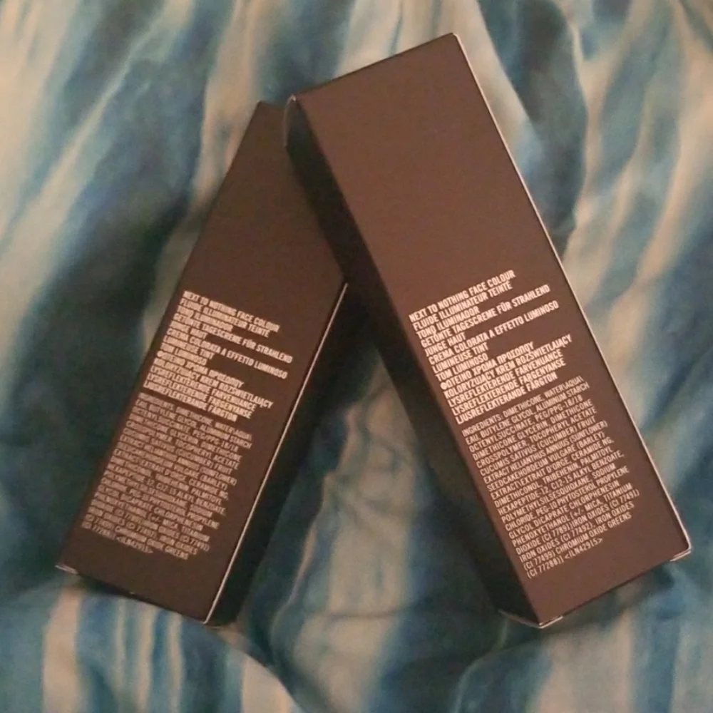 MAC // next to nothing face colour medium
